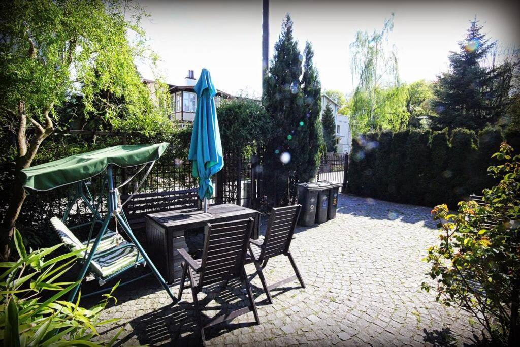 Apartament Z Ogrodkiem Apartman Sopot Kültér fotó